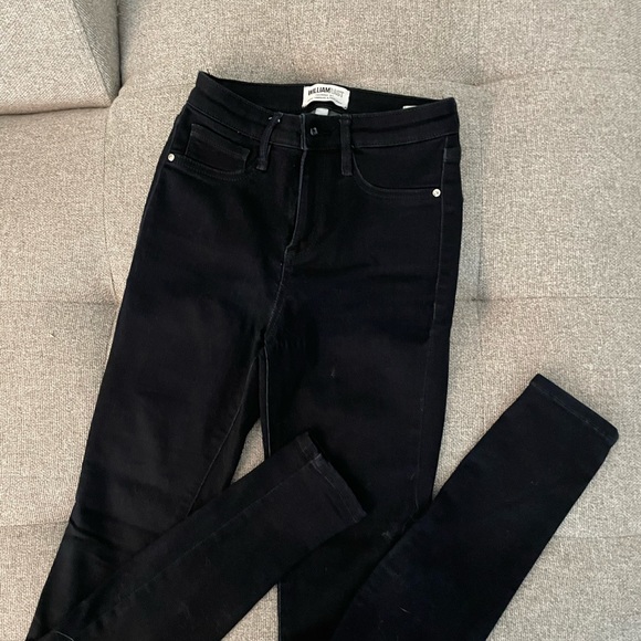 William Rast high rise, skinny, stretchy jeans. - Picture 1 of 3